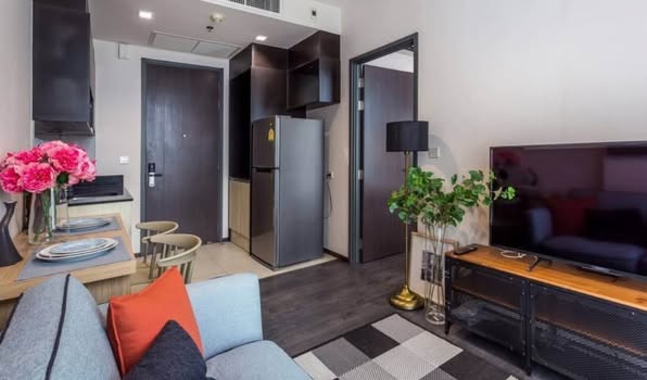 living room of The Edge Sukhumvit 23