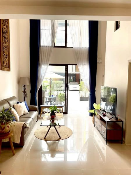 living room of ชิเซน พัฒนาการ 32 (Shizen Phatthanakan 32)