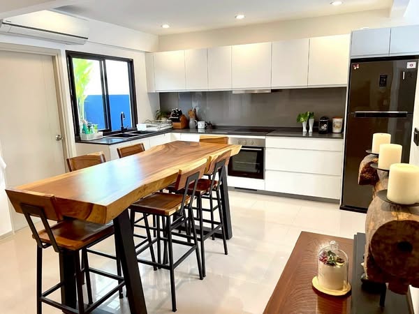 room interior and kitchen of ชิเซน พัฒนาการ 32 (Shizen Phatthanakan 32)