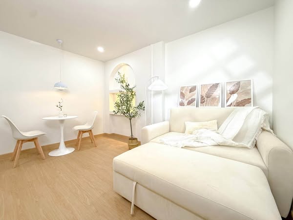 bedroom and living room of บ้านพระยาภิรมย์ อาคาร บี