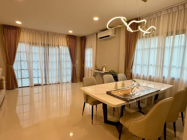 room interior of Centro Bangna