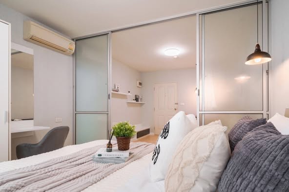 bedroom and room interior of D condo ramindra