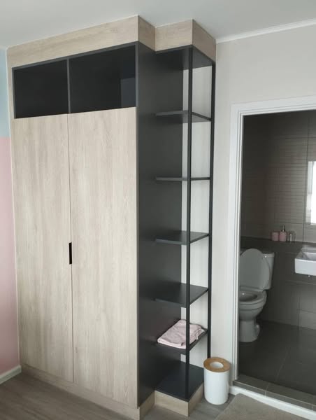 room interior of dcondo Campus Hideaway