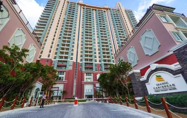 Grande Caribbean Condo