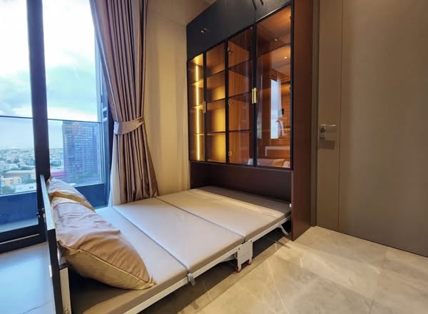 bedroom of HYDE Heritage Thonglor, Sukhumvit 59 main road