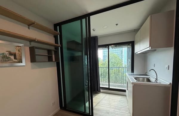 room interior and bathroom of Kensington Kaset Campus