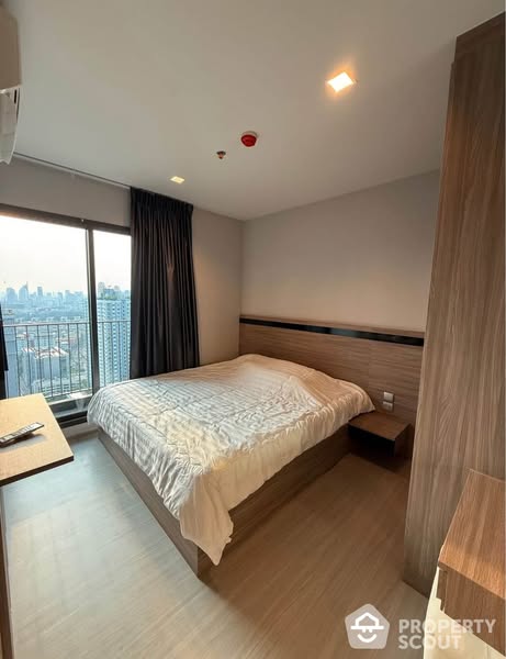 bedroom and room interior of Life Asoke – Rama 9
