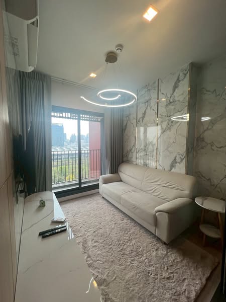 bedroom and living room of Life Asoke Hype