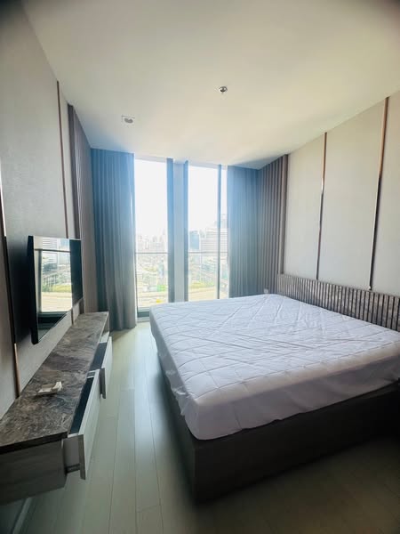 bedroom of Noble Ploenchit