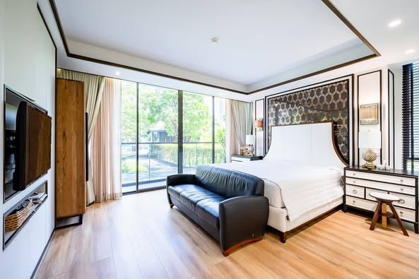 bedroom and room interior of Park Court Sukhumvit 77