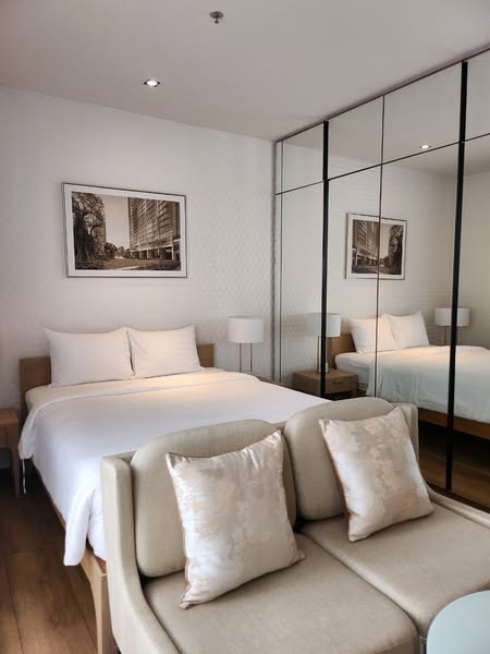 bedroom of Park Origin Phrom Phong