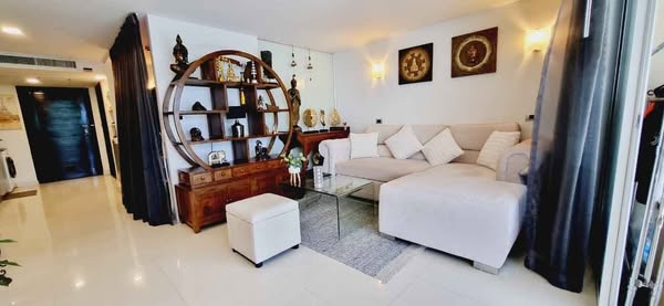 living room and bedroom of Pattaya Heights Residence