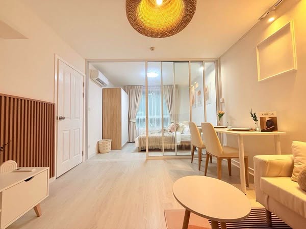 bedroom and living room and room interior of PLUM Condo Phaholyothin 89