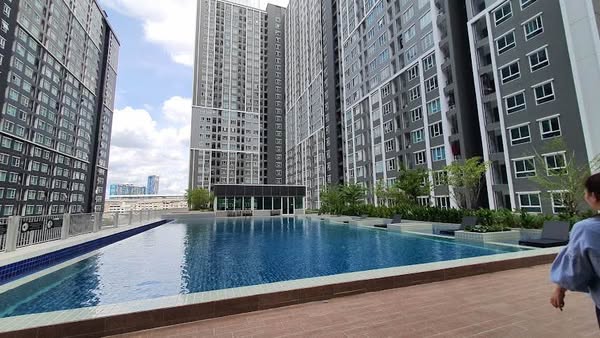 pool of Regent Home Bangson 27