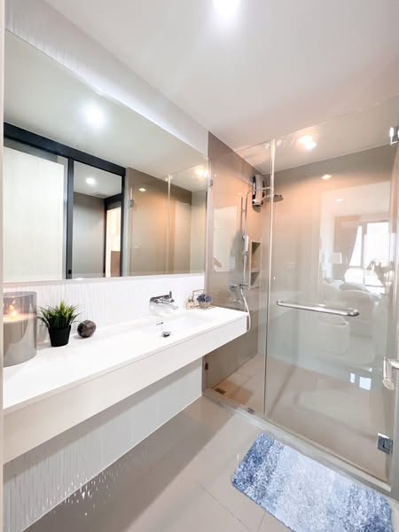 room interior and bathroom of Rhythm Sukhumvit 42