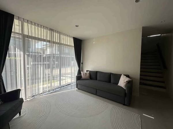 living room and room interior of Setthasiri Krungthep Kreetha 2