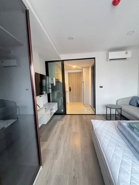 bedroom and room interior of SOHO​ BANGKOK​ RATCHADA​