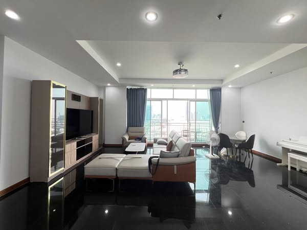 bedroom and living room of Supalai Wellington