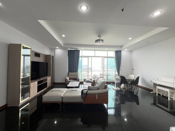 bedroom and living room of Supalai Wellington