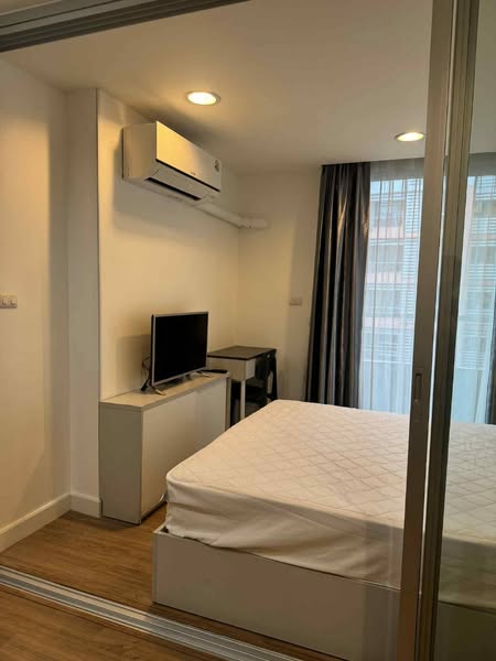 bedroom and room interior of The Kris 6 Ratchada 17