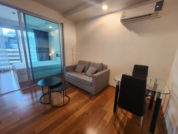 living room of THE LINE Phahonyothin Park