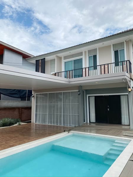 pool of The Palm Residences Watcharapol เดอะปาล์ม เรสซิเดนเซส วัชรพล