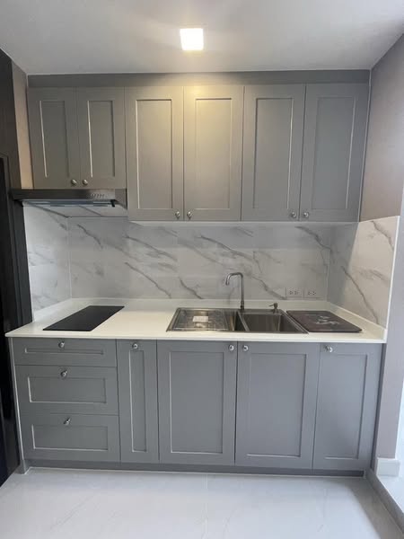 kitchen of The Park Lane Sukhumvit 105