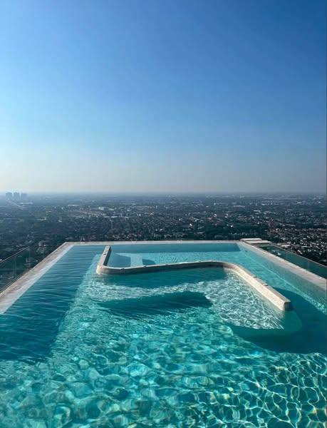 pool of The Politan Aqua