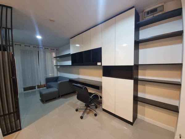 The Silk Aree 2 Condominium