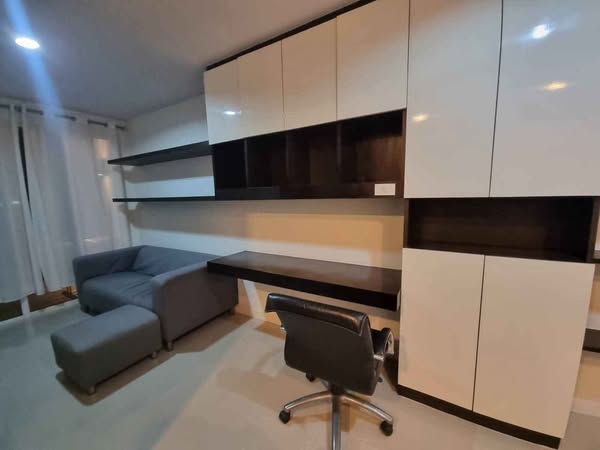 The Silk Aree 2 Condominium