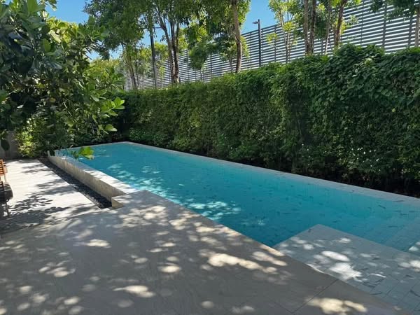 pool of Vana Residence วนา เรสซิเดนซ์ พระราม 9 – ศรีนครินทร์