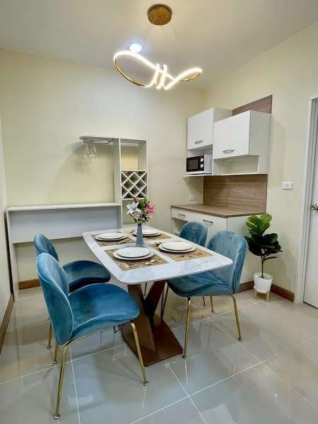 room interior of Golden Town Kad Ruam Chok โกลเด้น ทาวน์ เชียงใหม่-กาดรวมโชค