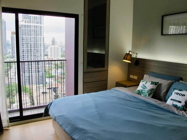 bedroom of Noble Reveal
