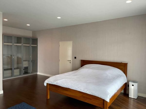 bedroom and room interior of Setthasiri Krungthep Kreetha 2