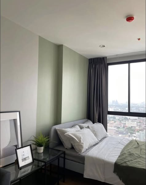 bedroom of The Tree Interchange