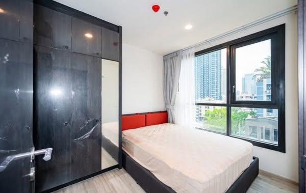 bedroom and room interior of XT HUAIKHWANG