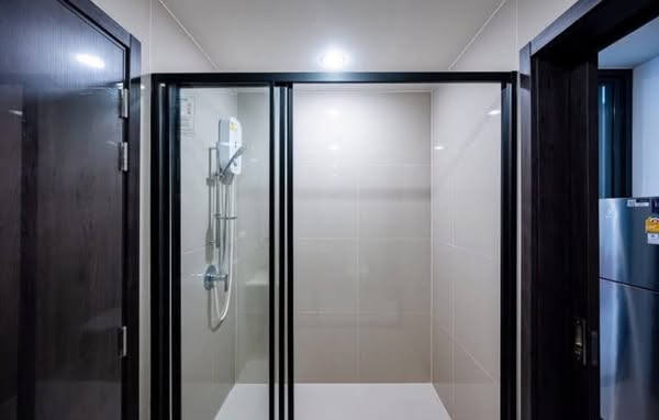 room interior and bathroom of XT HUAIKHWANG