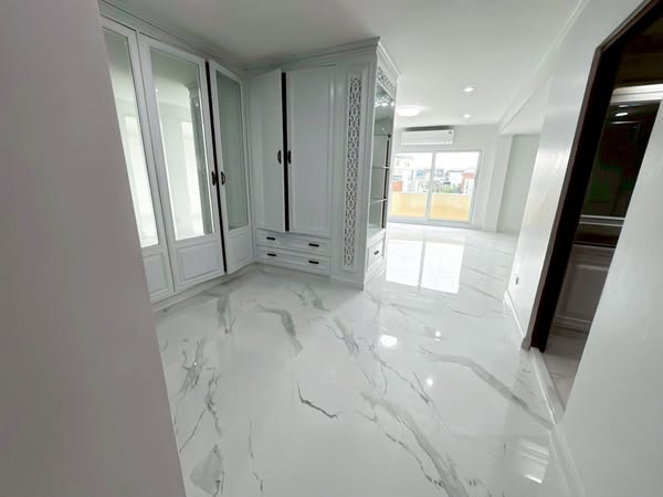 room interior of Yenakart Residence | หมู่บ้านเย็นอากาศเรสซิเดนซ์