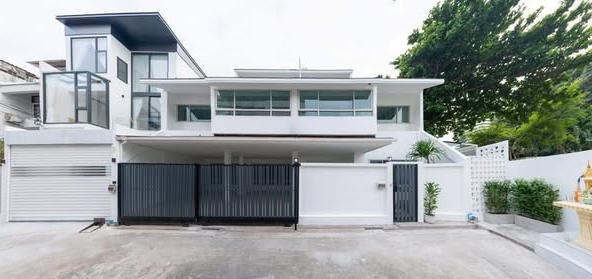 room interior of 15 Sukhumvit Residences