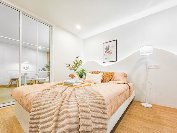 bedroom of 624 Condolette