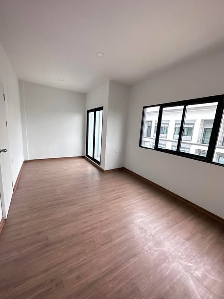 บ้านลุมพินี ทาวน์เพลส สุขุมวิท – ศรีนครินทร์ Lumpini Townplace Sukhumvit – Srinakarin