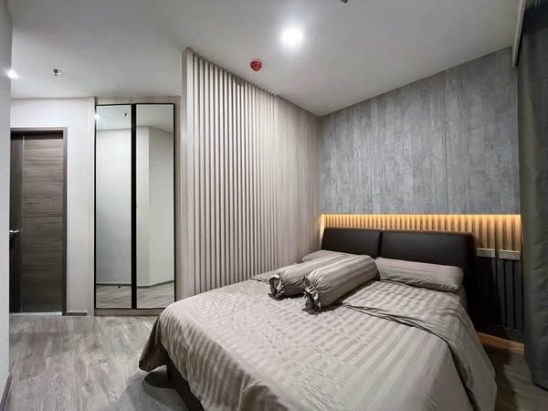 bedroom and room interior of Artisan Ratchada
