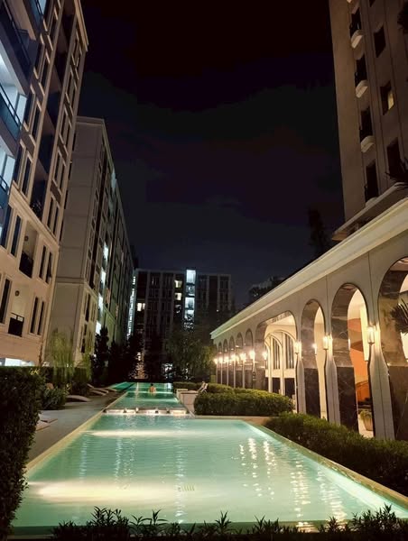 pool of Aspire Asoke Ratchada