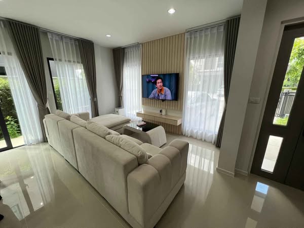 living room of Baan Klang Muang The Edition Rama 9-Krungthep Kreetha บ้านกลางเมือง ดิ อิดิชั่น พระราม9-กรุงเทพกรีฑา