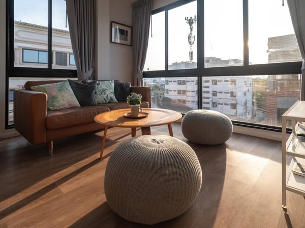 living room and bedroom of britloft โชคชัย 4