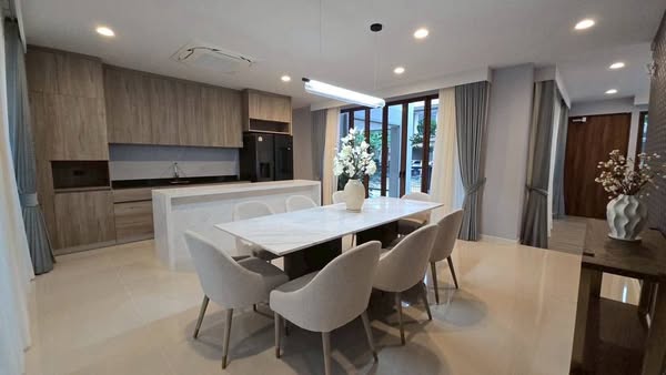 room interior and kitchen of Burasiri Krungthep Kreetha