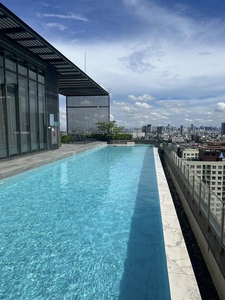 pool of Centric Ratchayothin