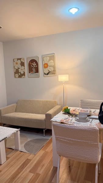 living room of Centric Scene Sukhumvit 64