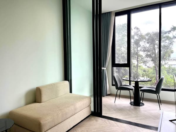 living room and room interior of Chapter Charoennakhon–Riverside
