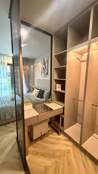 bedroom and room interior of CHAPTER THONGLOR 25